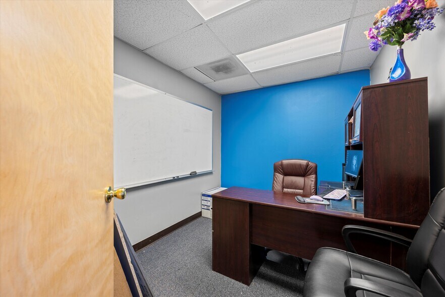 More Photos Of 614 W Central Ave, Wiggins General Retail For Sale