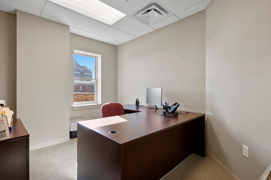 More Photos Of 22 Clinton Ave, Albany Office For Sale