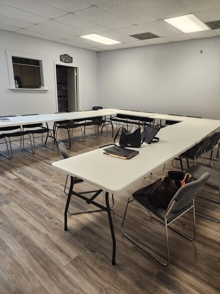 More Photos Of 3463 Flat Shoals Rd, Decatur Office Residential For Sale