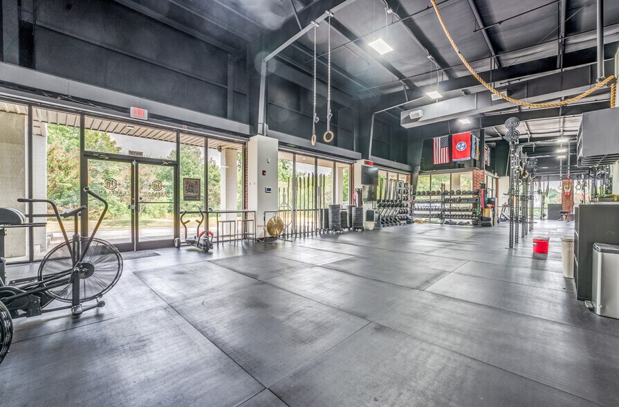 More Photos Of 9875 Huff N Puff Rd, Lakeland Freestanding For Lease