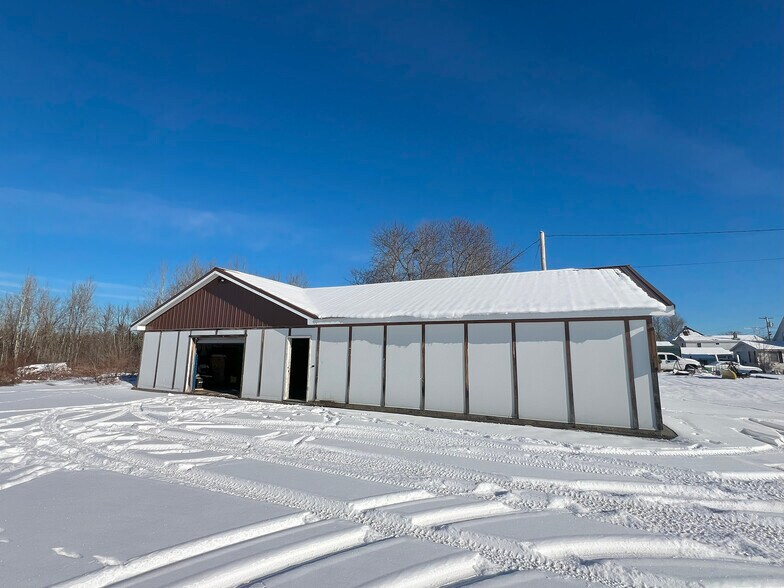 Primary Photo Of 55 Lagrange Rd, Howland Office For Sale