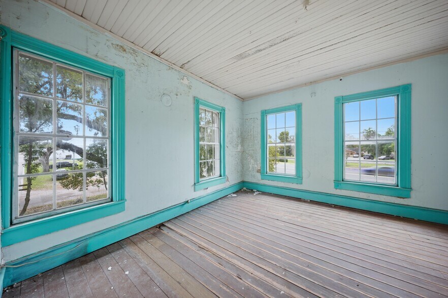 More Photos Of 120 N Main St, Bushnell Office Residential For Sale