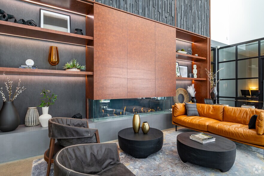 More Photos Of 161 N May St, Chicago Apartments For Lease