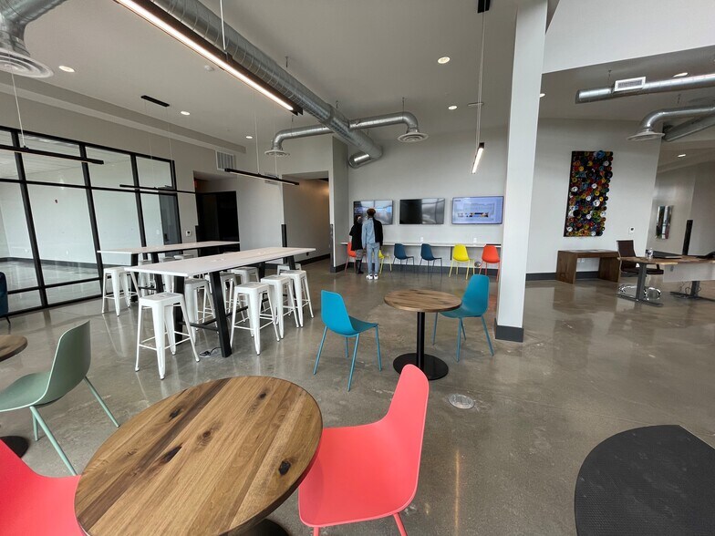 More Photos Of 1400 Main St, Clarksville Apartments For Lease