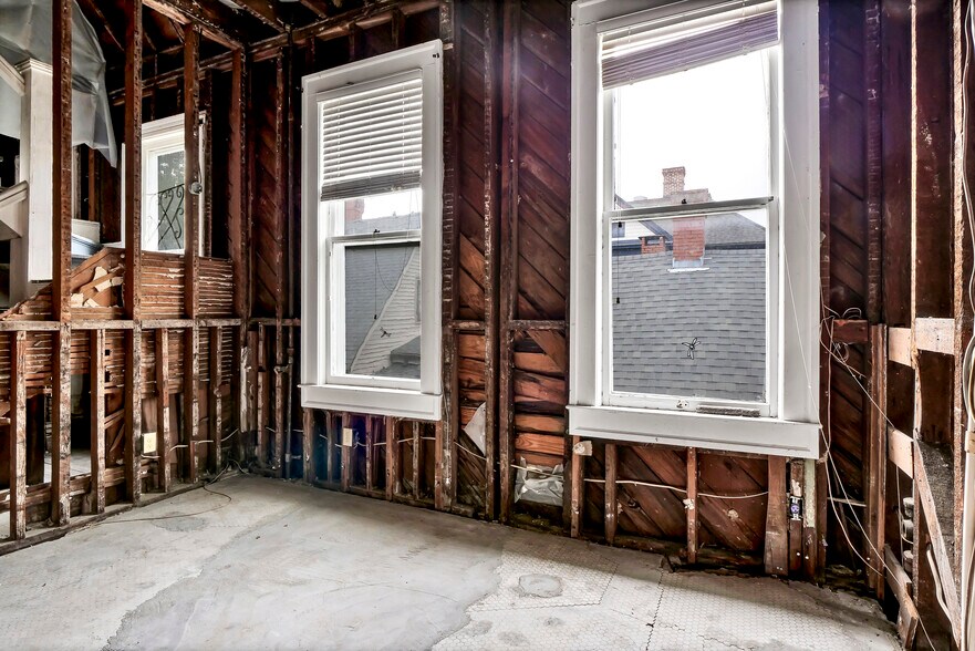 More Photos Of 708 Market St, Wilmington Apartments For Sale