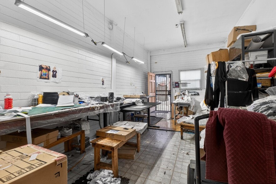 More Photos Of 5016 E Olympic Blvd, Los Angeles Storefront For Sale