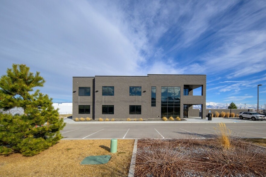 More Photos Of 9489 S 6400 W, West Jordan Office For Lease