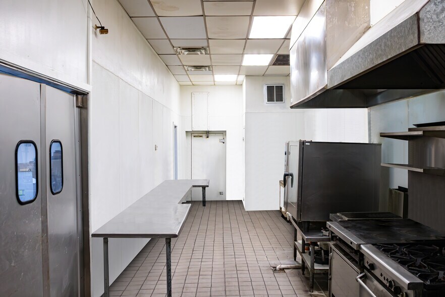 More Photos Of 7333 Hillcroft Ave, Houston General Retail For Sale