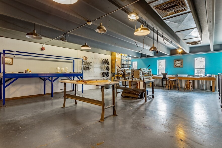 More Photos Of 3535 S Irving St, Sheridan Warehouse For Lease