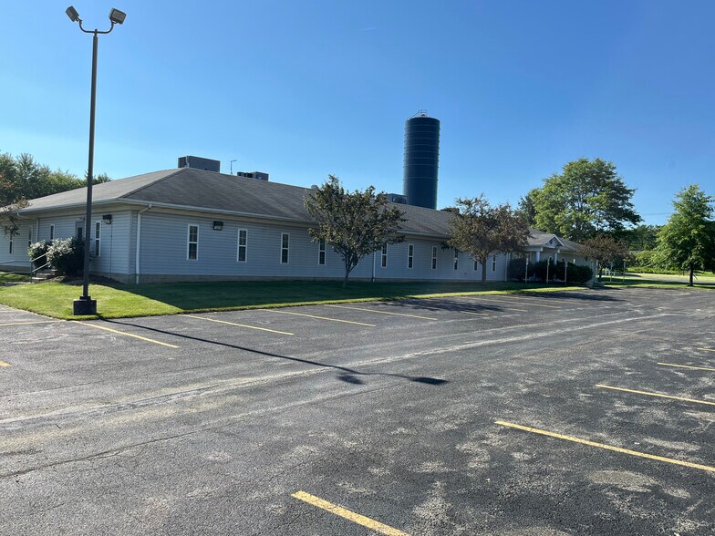 More Photos Of 19 Mcquiston Dr, Mercer Coworking Space