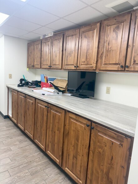 More Photos Of 4621 Domain Dr, Menomonie Manufacturing For Lease