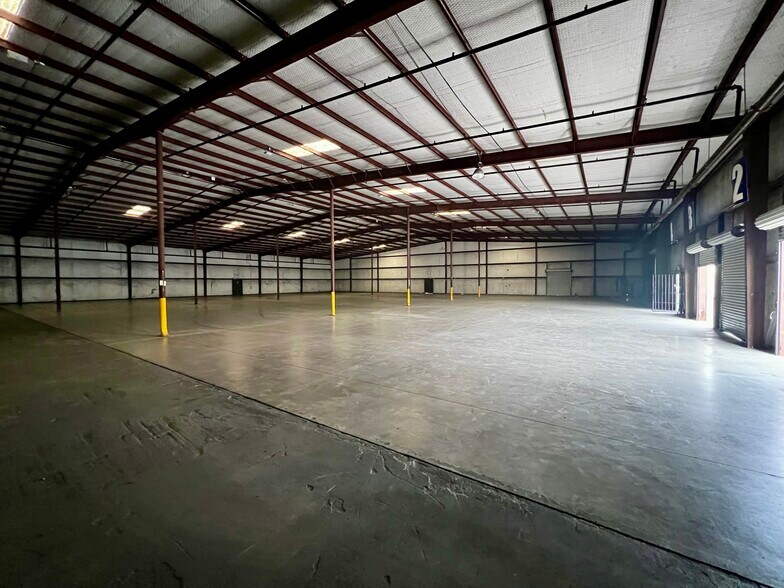 More Photos Of 100 Lupita Cir, Del Rio Distribution For Sale