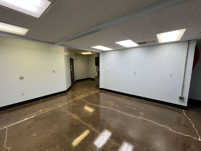 More Photos Of 4156 Danvers Ct SE, Grand Rapids Manufacturing For Lease