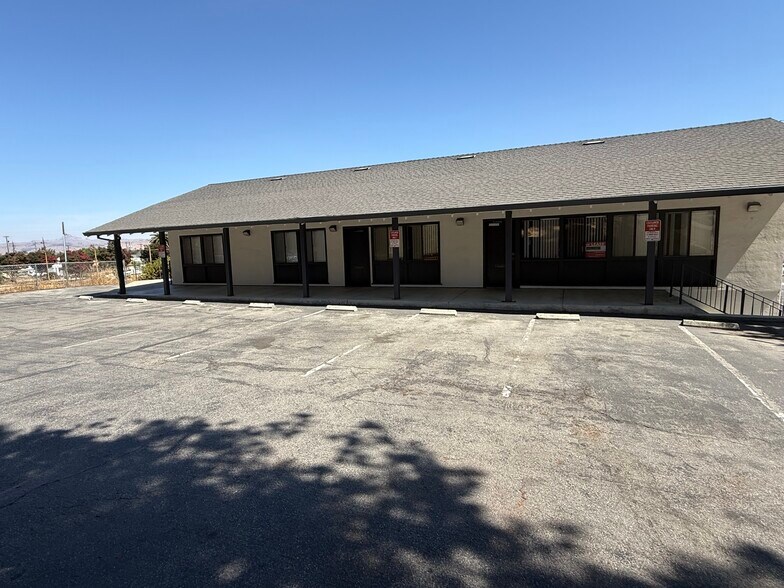 More Photos Of 210 San Benito St, Hollister Office For Lease