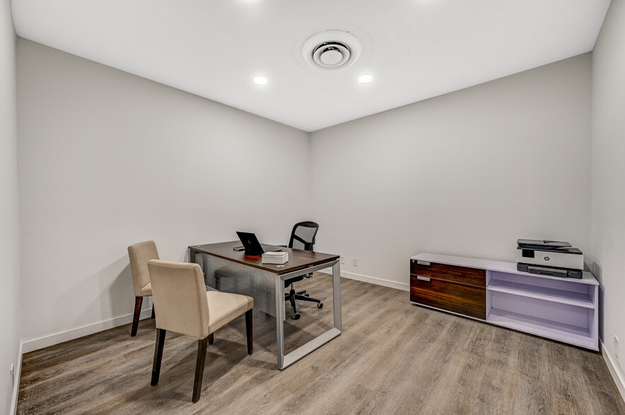 More Photos Of 319 S 3rd St, Las Vegas Loft Creative Space For Sale