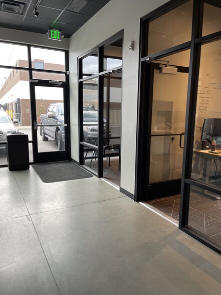 More Photos Of 14629 S Porter Rockwell Blvd, Bluffdale Showroom For Lease