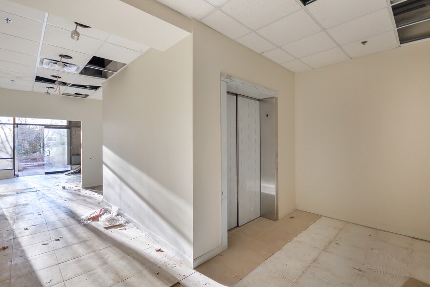 More Photos Of 7335 Old National Hwy, Riverdale Medical For Sale