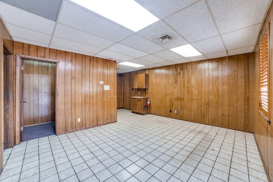 More Photos Of 5721 Broadway St, San Antonio Storefront Retail Office For Lease