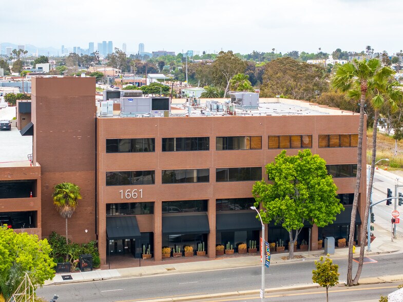 More Photos Of 1661-1669 Lincoln Blvd, Santa Monica Office For Lease