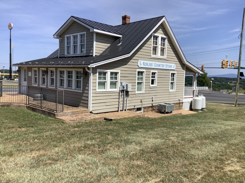 More Photos Of 33859 Old Valley Pike, Strasburg Office For Sale
