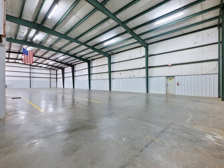 More Photos Of 1225 Royal Dr, Conyers Warehouse For Lease