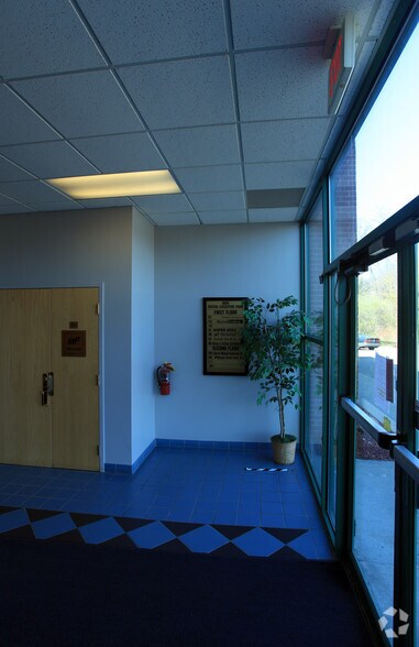 More Photos Of 4104 Vestal Parkway East, Vestal Township Office For Lease