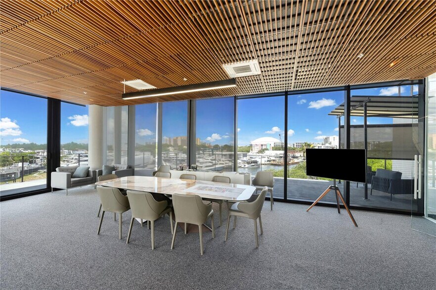 More Photos Of 528 NW 7th Ave, Miami Office For Sale