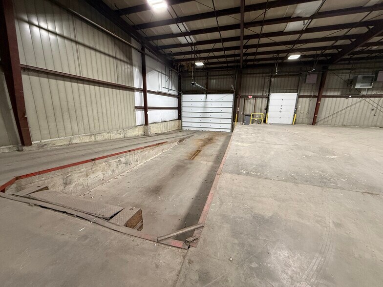 More Photos Of 2055 N Towne Ln NE, Cedar Rapids Manufacturing For Sale