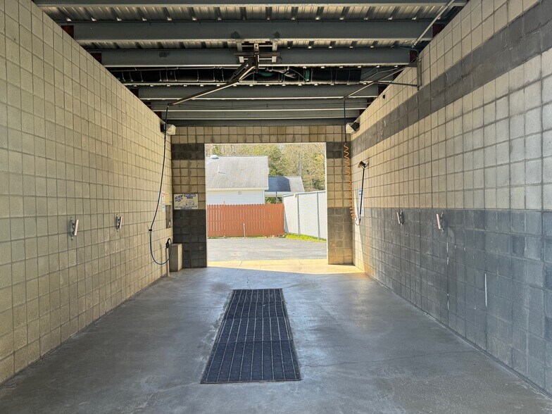 More Photos Of 7167 Houghton Lake Dr, Houghton Lake Carwash For Sale