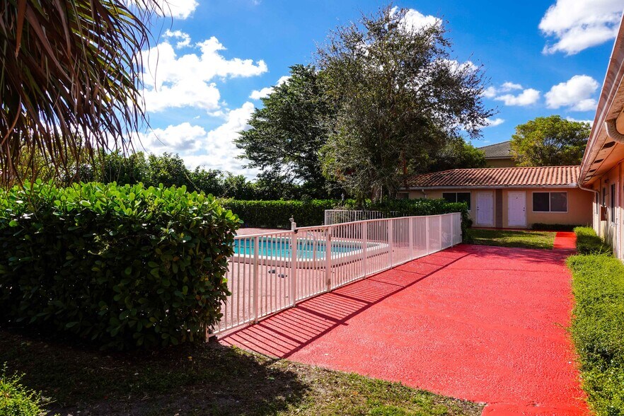 More Photos Of 8430 NW 40th St, Coral Springs Apartments For Sale
