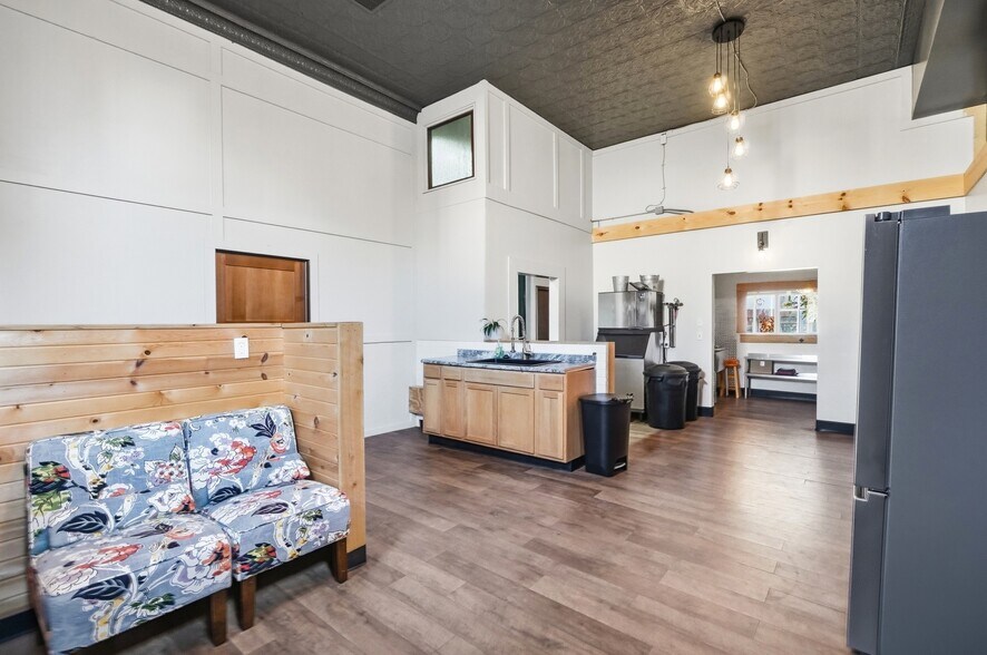 More Photos Of 209 N Main St, Delphos Restaurant For Sale