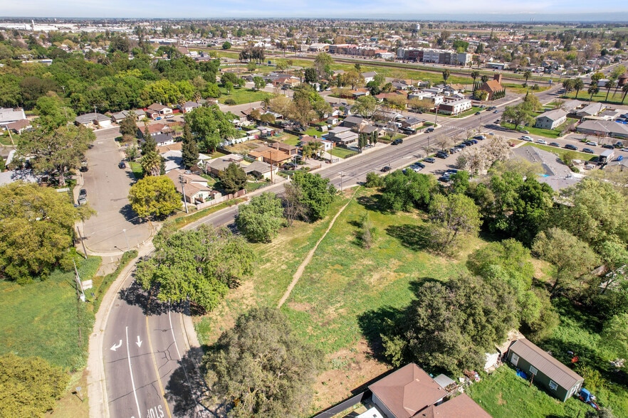 More Photos Of 114 F St, Galt Land For Sale