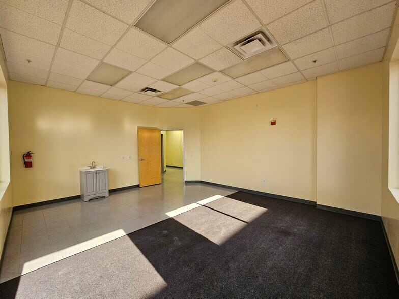 More Photos Of 8765 W Kelton Ln, Peoria Medical For Lease