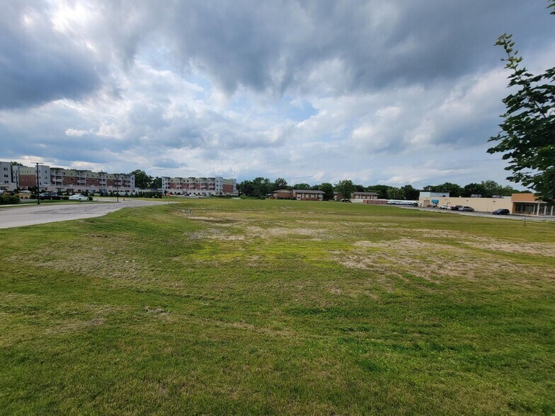 Primary Photo Of S74W16890 Janesville Rd, Muskego Land For Sale