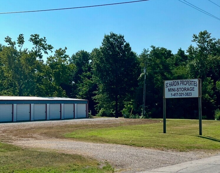 More Photos Of 1323 Park Ave, Rich Hill Self Storage For Sale