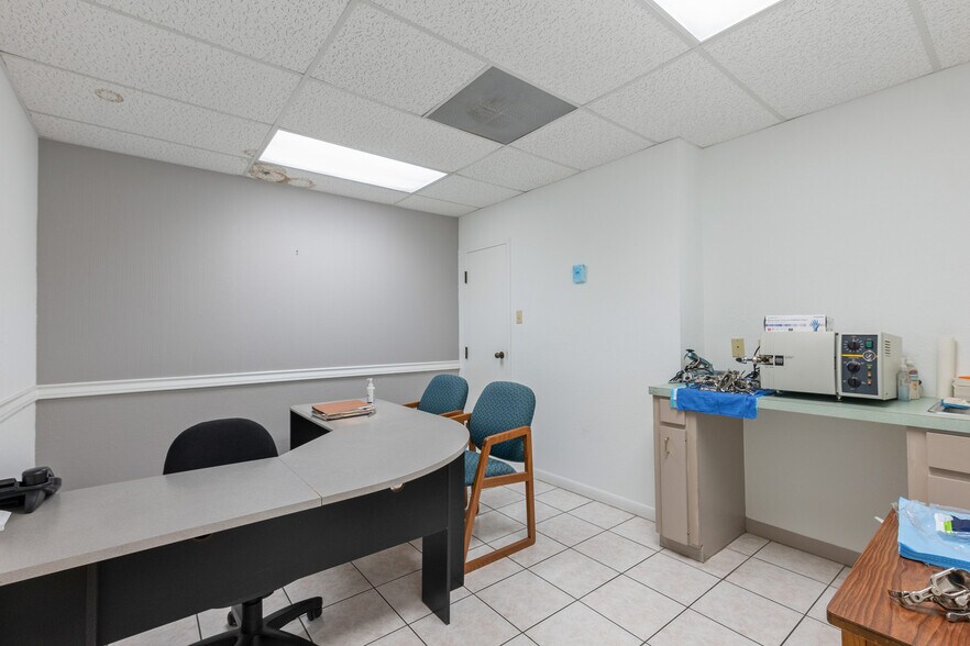 More Photos Of 110 E Savannah Ave, McAllen Medical For Sale
