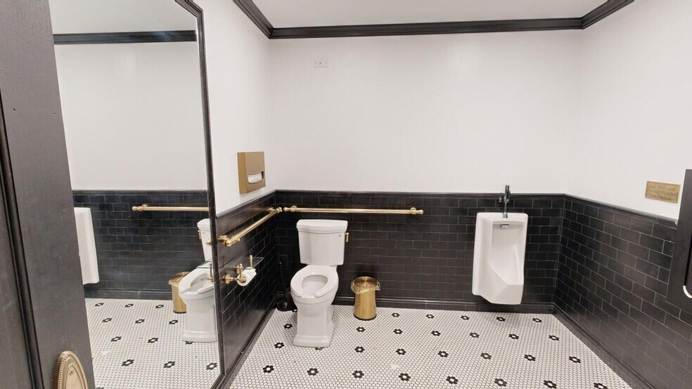 More Photos Of 300 W Third St, Lake City Restaurant For Sale
