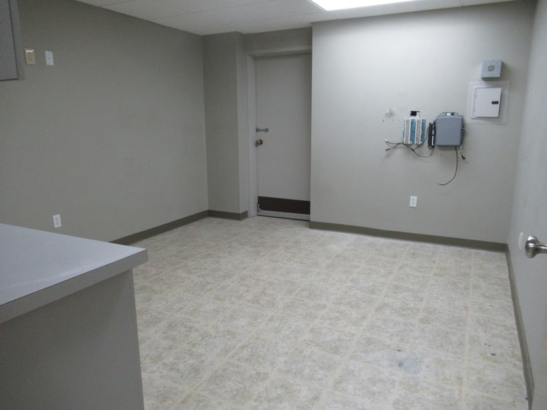 More Photos Of 215 Brooke Ave, Norfolk Office Residential For Sale