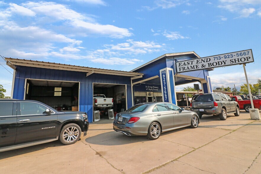 More Photos Of 1106 Wayside Dr, Houston Auto Repair For Sale