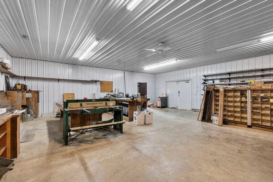 More Photos Of 250 West St, Frohna Office For Sale