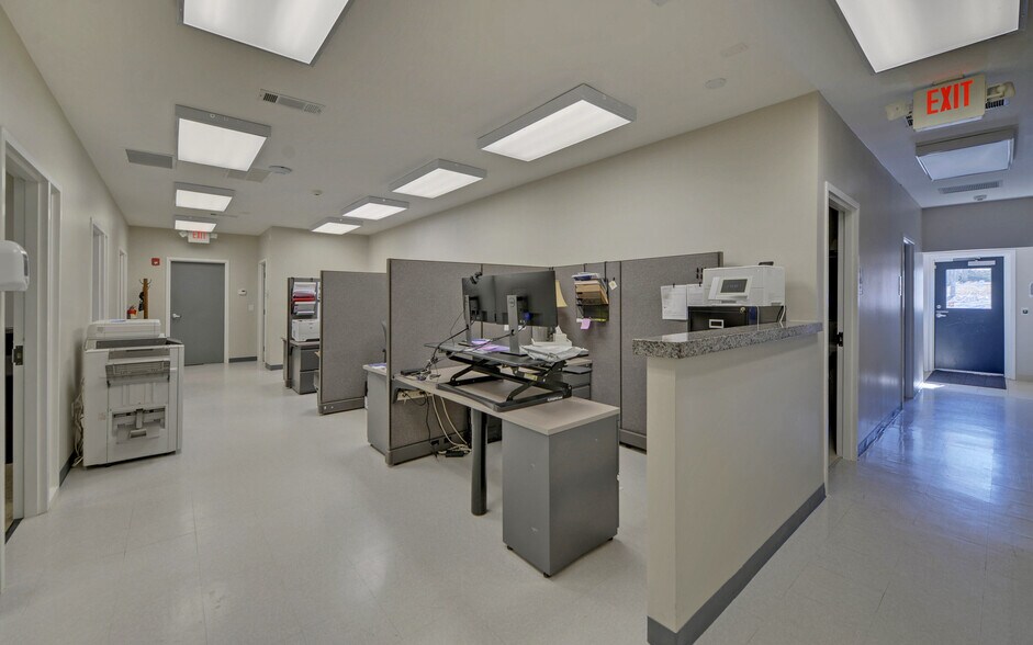 More Photos Of 4295 Brogdon Exchange, Suwanee Warehouse For Sale