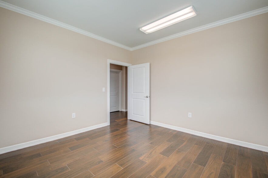 More Photos Of 2743 Smith Ranch Rd, Pearland Coworking Space