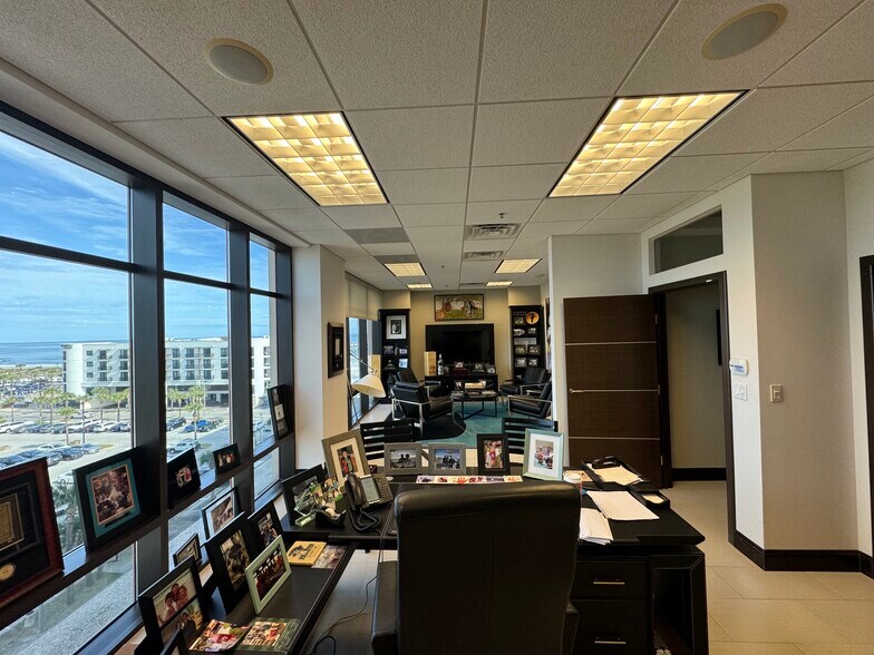 More Photos Of 320 1st St N, Jacksonville Beach Office Residential For Sale