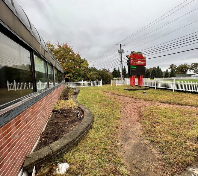 More Photos Of 95 Lake St, Gilford Restaurant For Sale