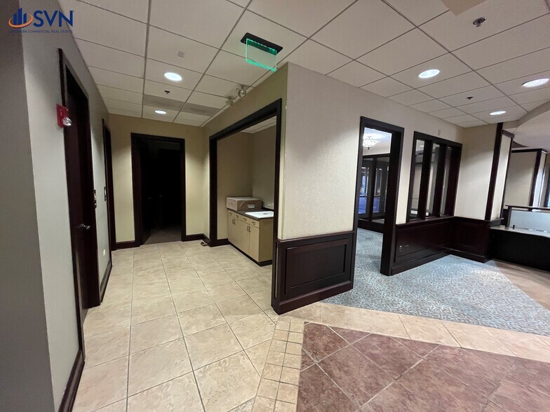 More Photos Of 501 W State St, Geneva Office For Lease