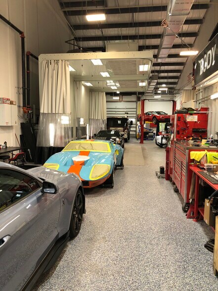 More Photos Of 3939 Tollhouse Dr, Naples Warehouse For Lease