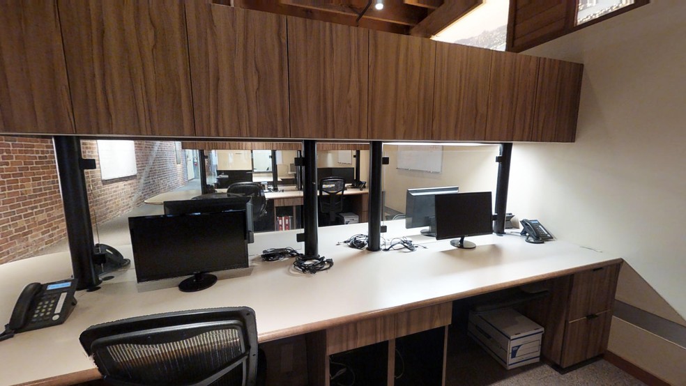 More Photos Of 2865 7th St, Berkeley Warehouse For Lease