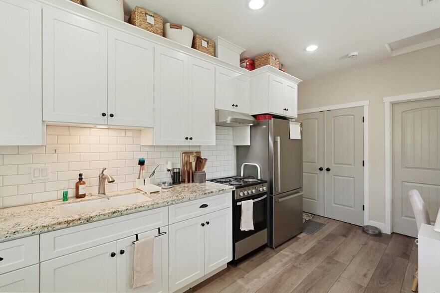 More Photos Of 595 E Augusta St, Woodbridge Apartments For Sale
