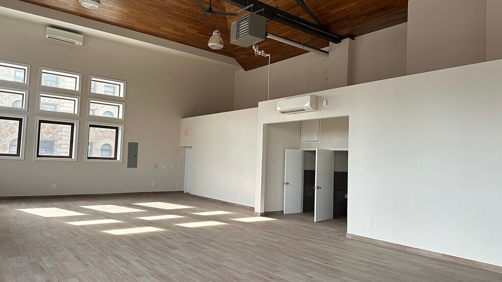 More Photos Of 405-407 Gates Ave, Brooklyn Loft Creative Space For Lease
