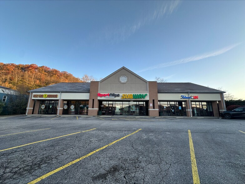 Primary Photo Of 1990 Highland Pike, Ft Wright Storefront For Lease